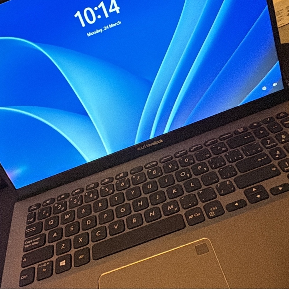 ASUS Laptop OFFERS ACCEPTED